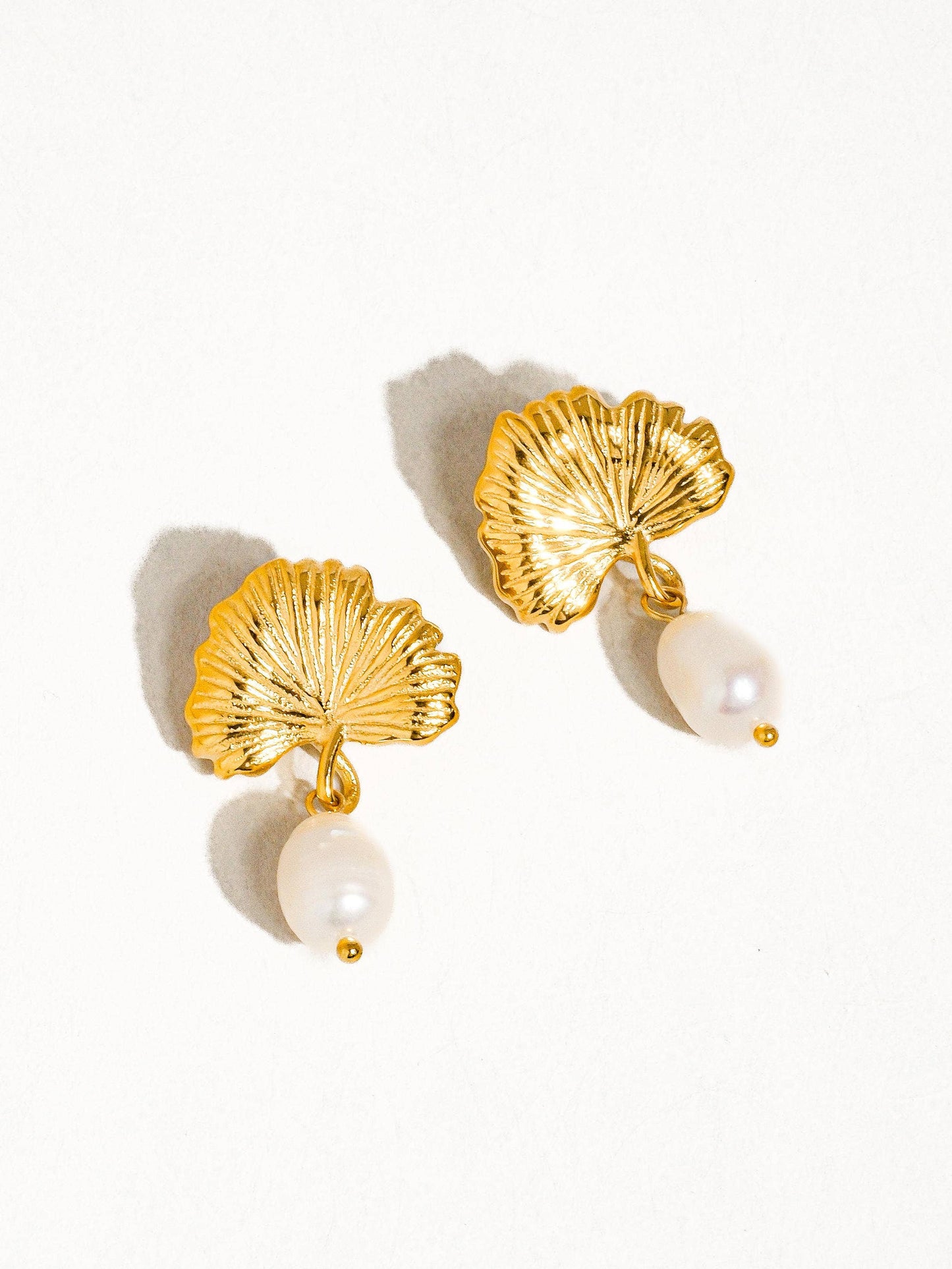 Béatrice Pearl Earrings