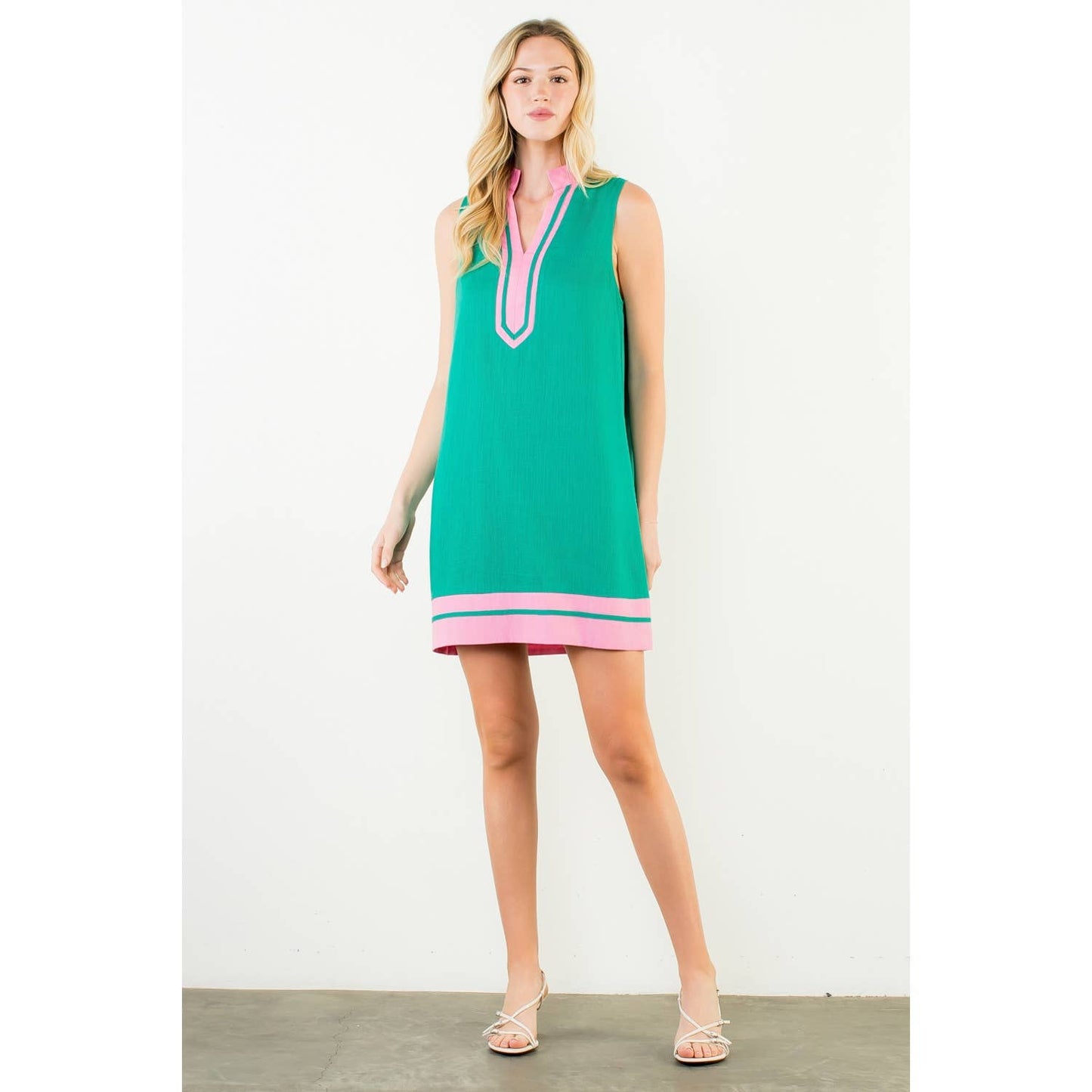 Sleeveless Split Neck Contrast Trim Dress