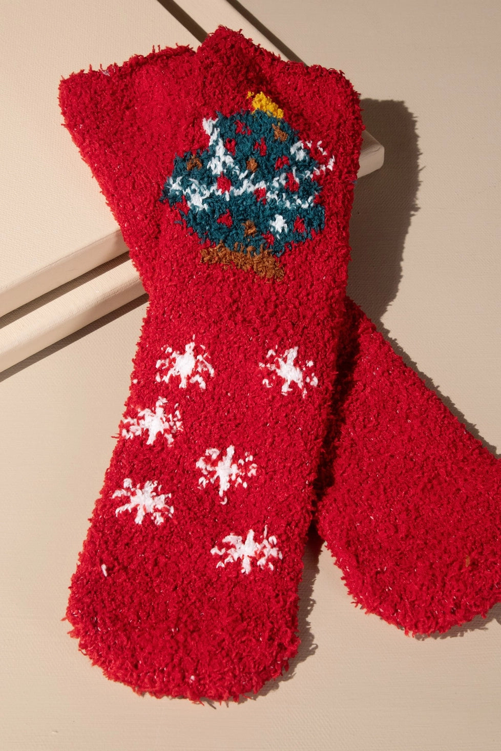 4 Pairs - Fuzzy And Cozy Christmas Socks Assorted
