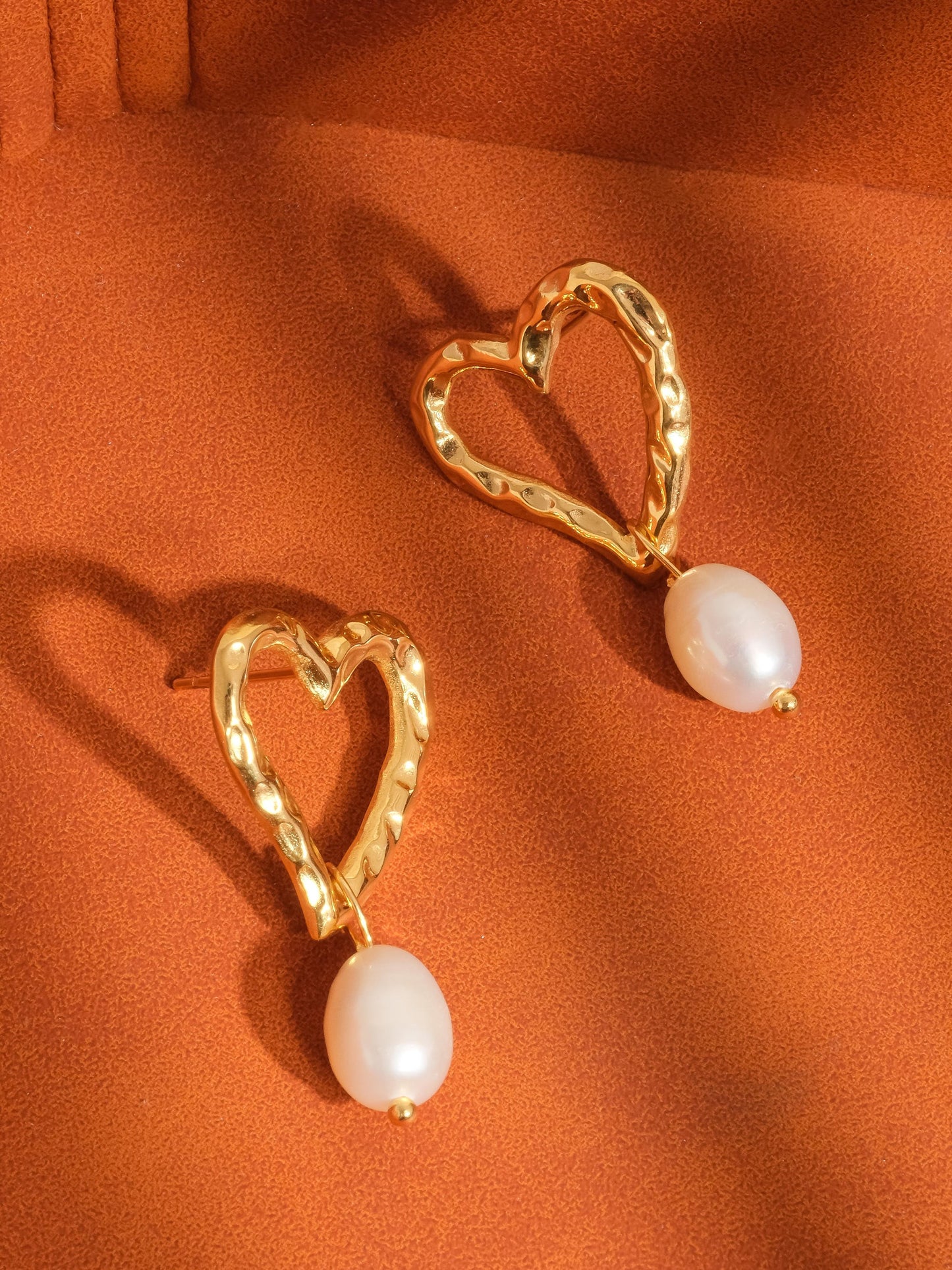 Classic Heart Pearl Earring