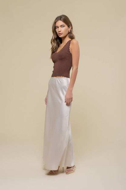 SCALLOP EDGE SLEEVELESS SWEATER KNIT CROP TOP