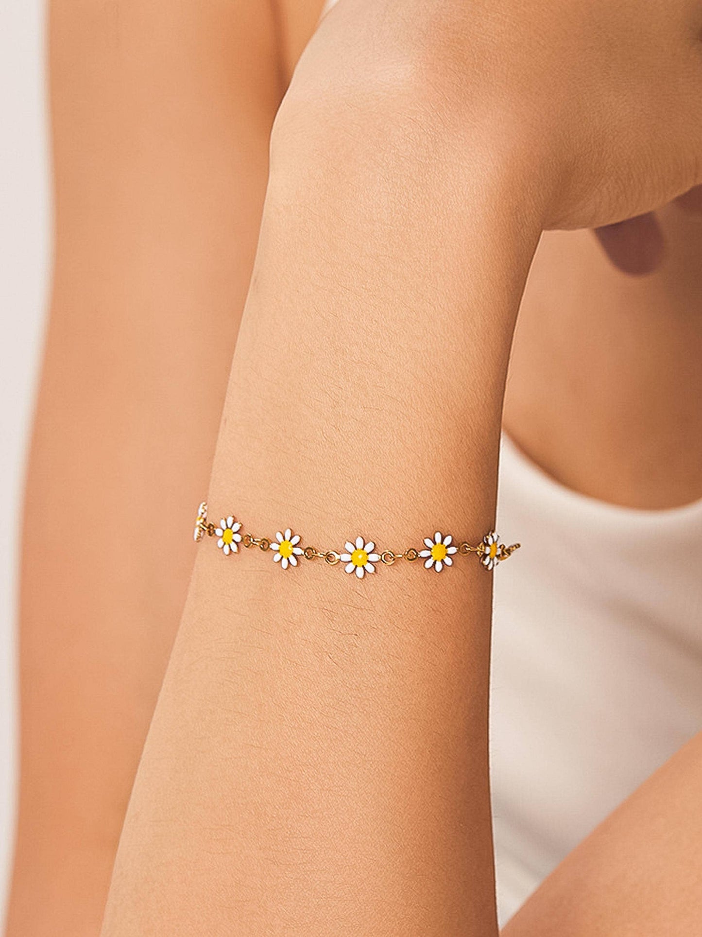 Lea Daisy Bracelet
