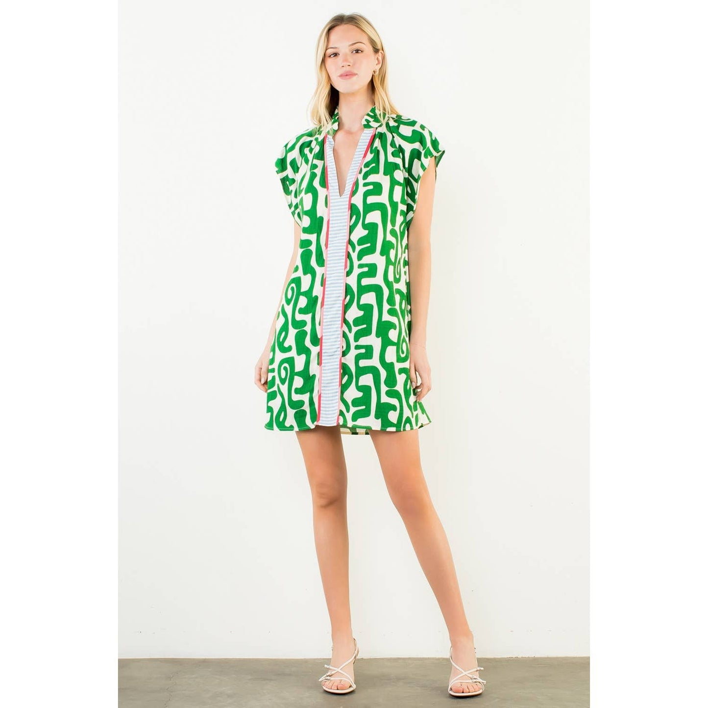 Short Sleeve Pattern V-Neck Dress