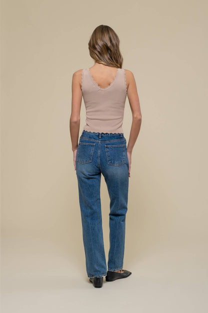 SCALLOP EDGE SLEEVELESS SWEATER KNIT CROP TOP