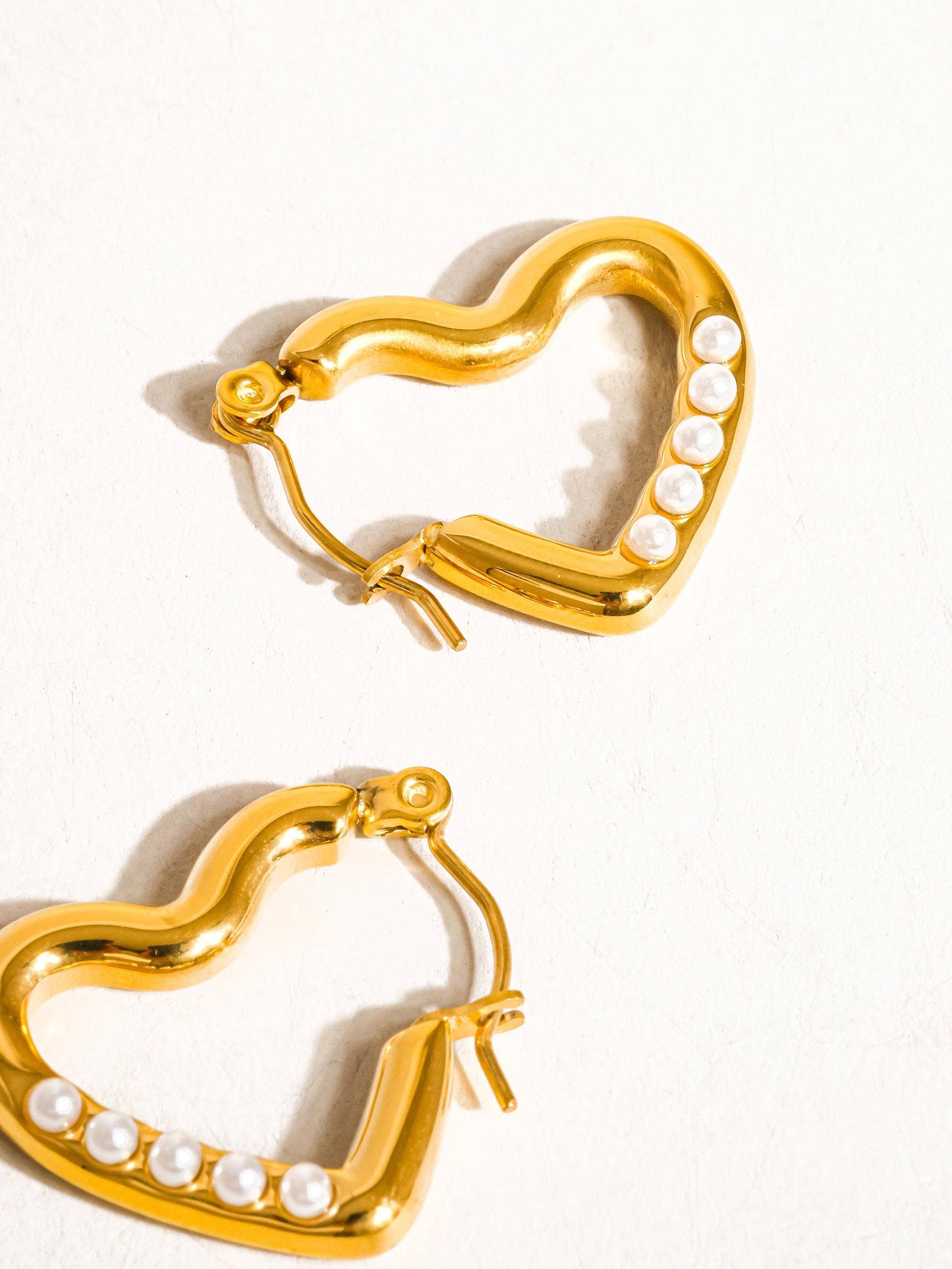 Avena Pearl Heart Hoops