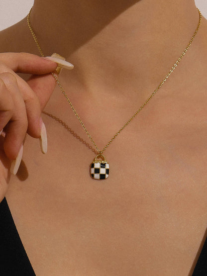 Onrae Pendant Necklace