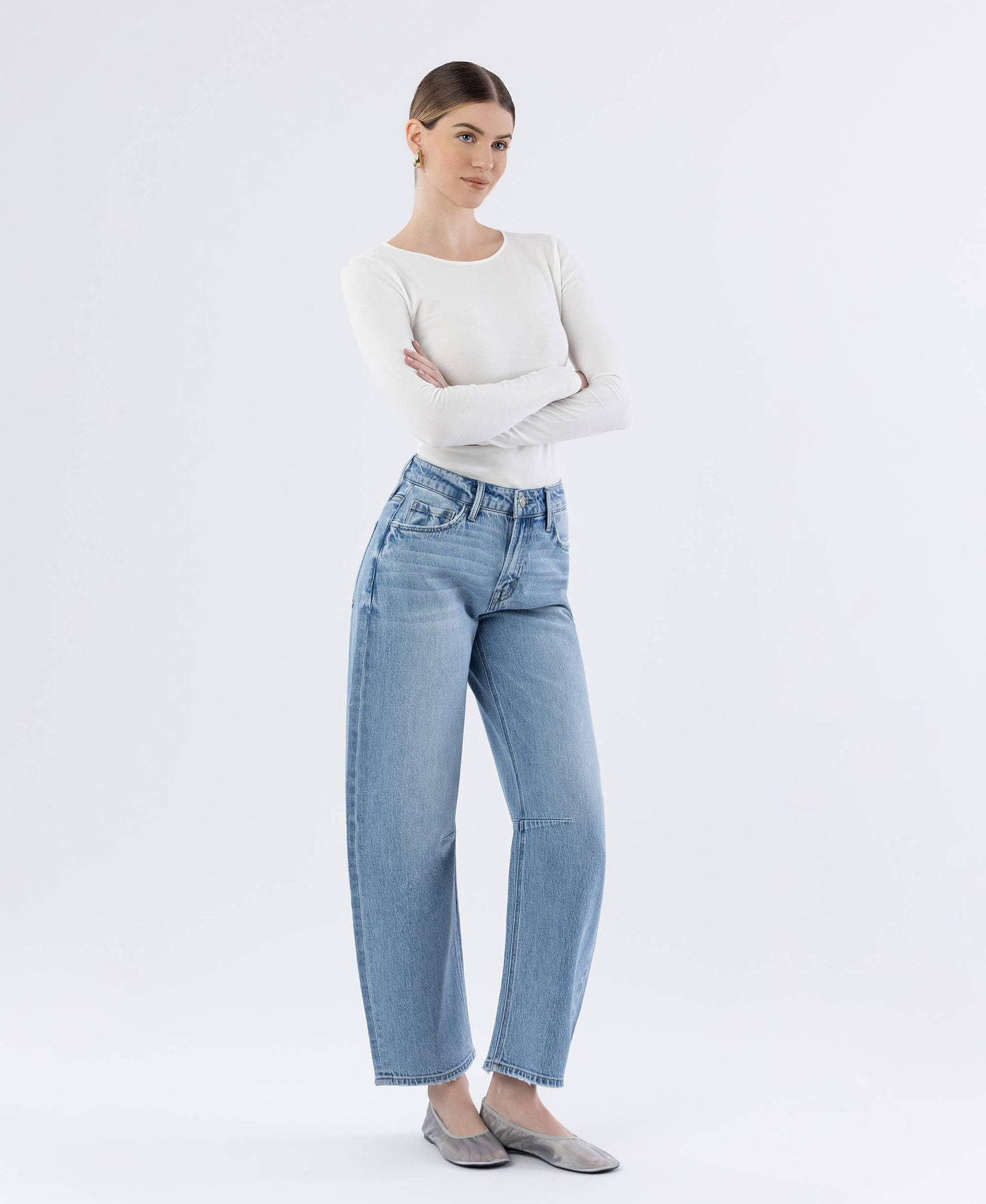 HIGH RISE MEDIUM LIGHT WASH WIDE BARREL JEANS