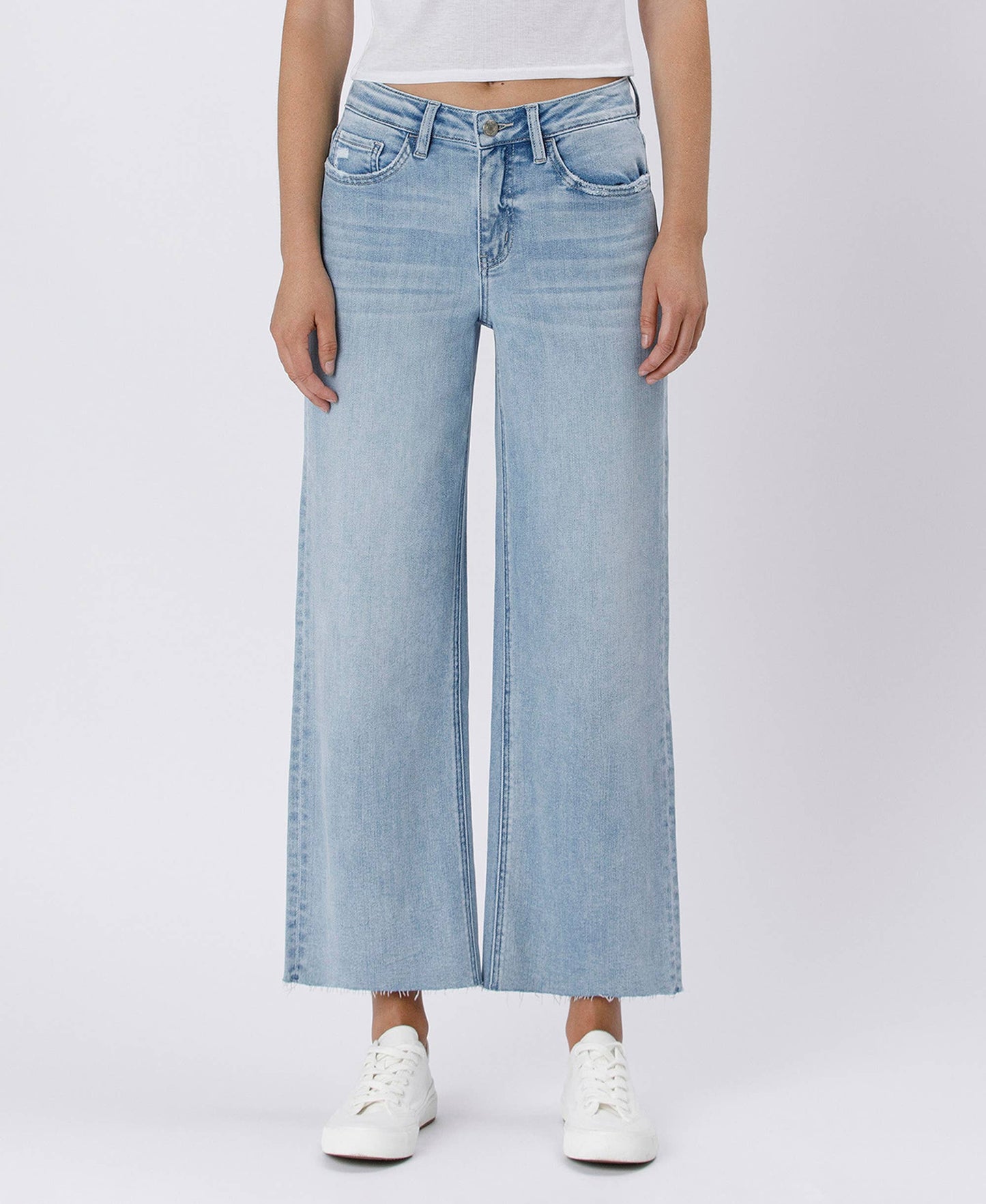 HIGH RISE LIGHT WASH RAW HEM WIDE LEG