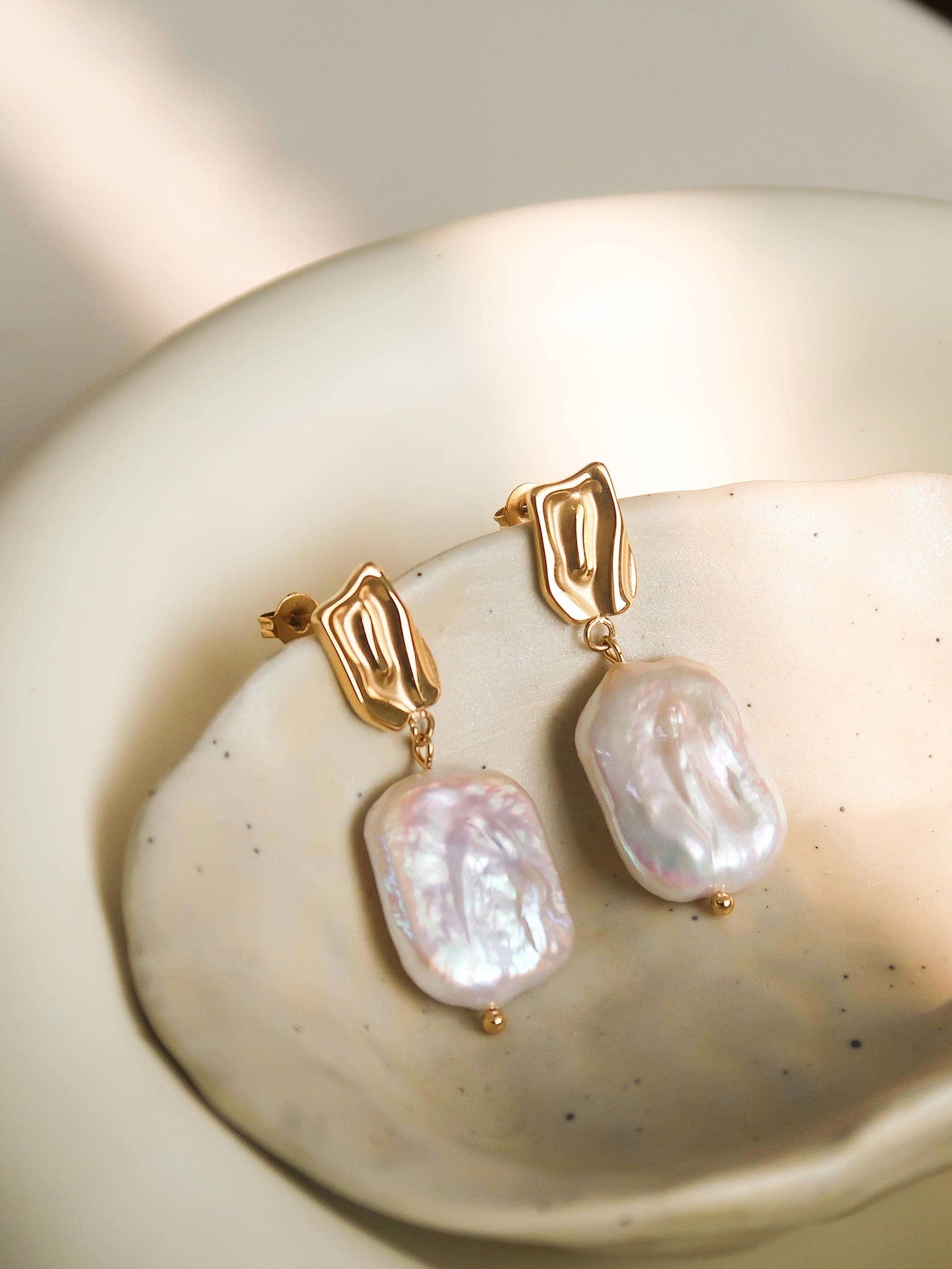 Charis Pearl Earrings