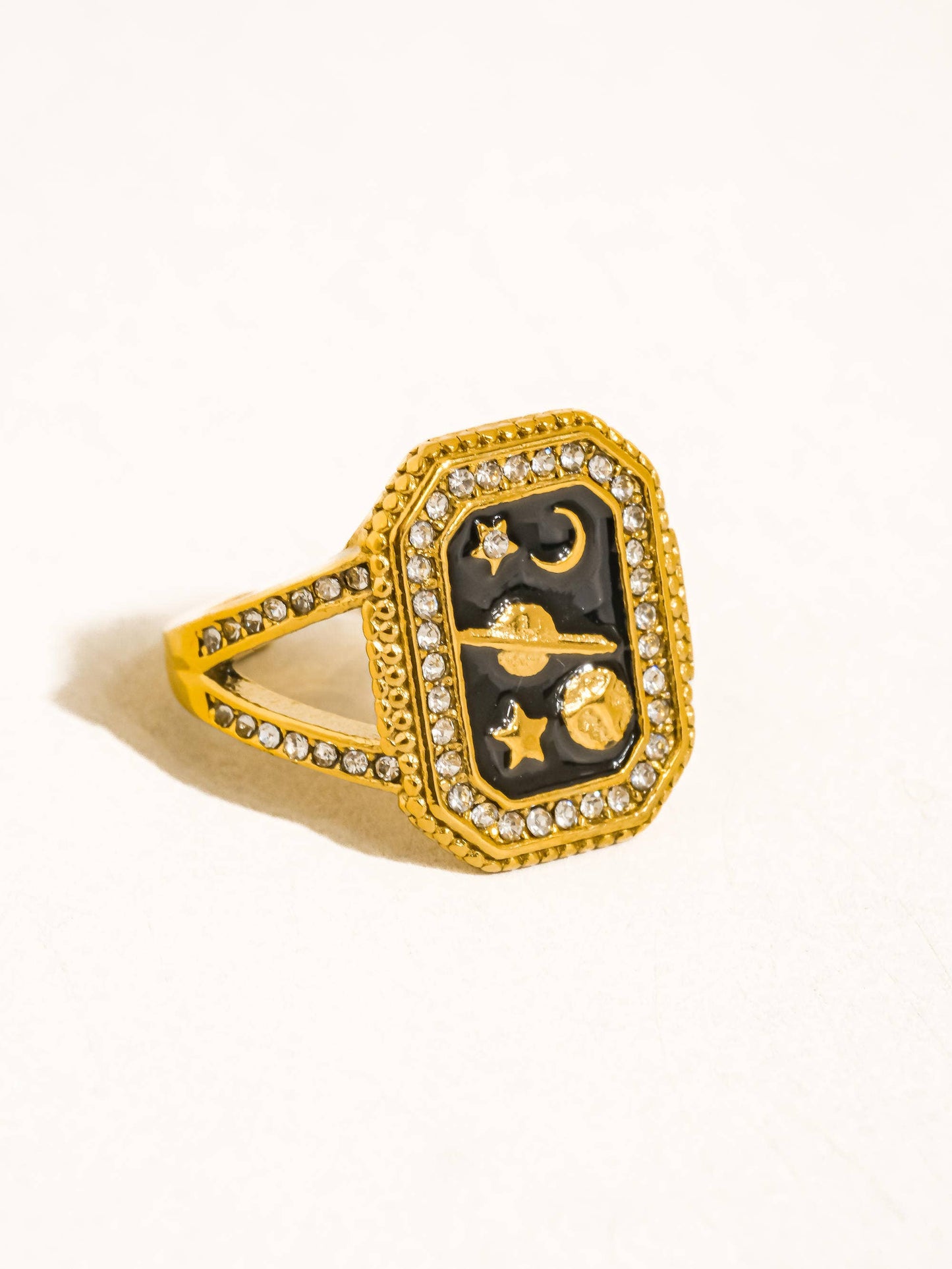 Lulora Statement Ring
