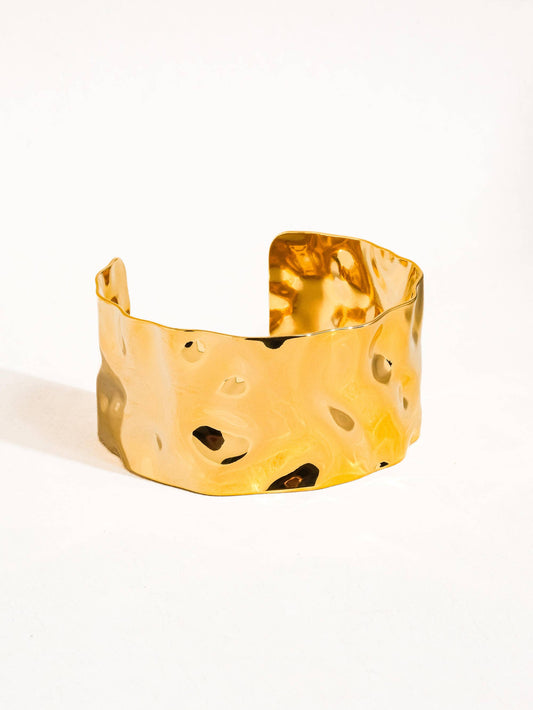 Baiser Gold Bangle