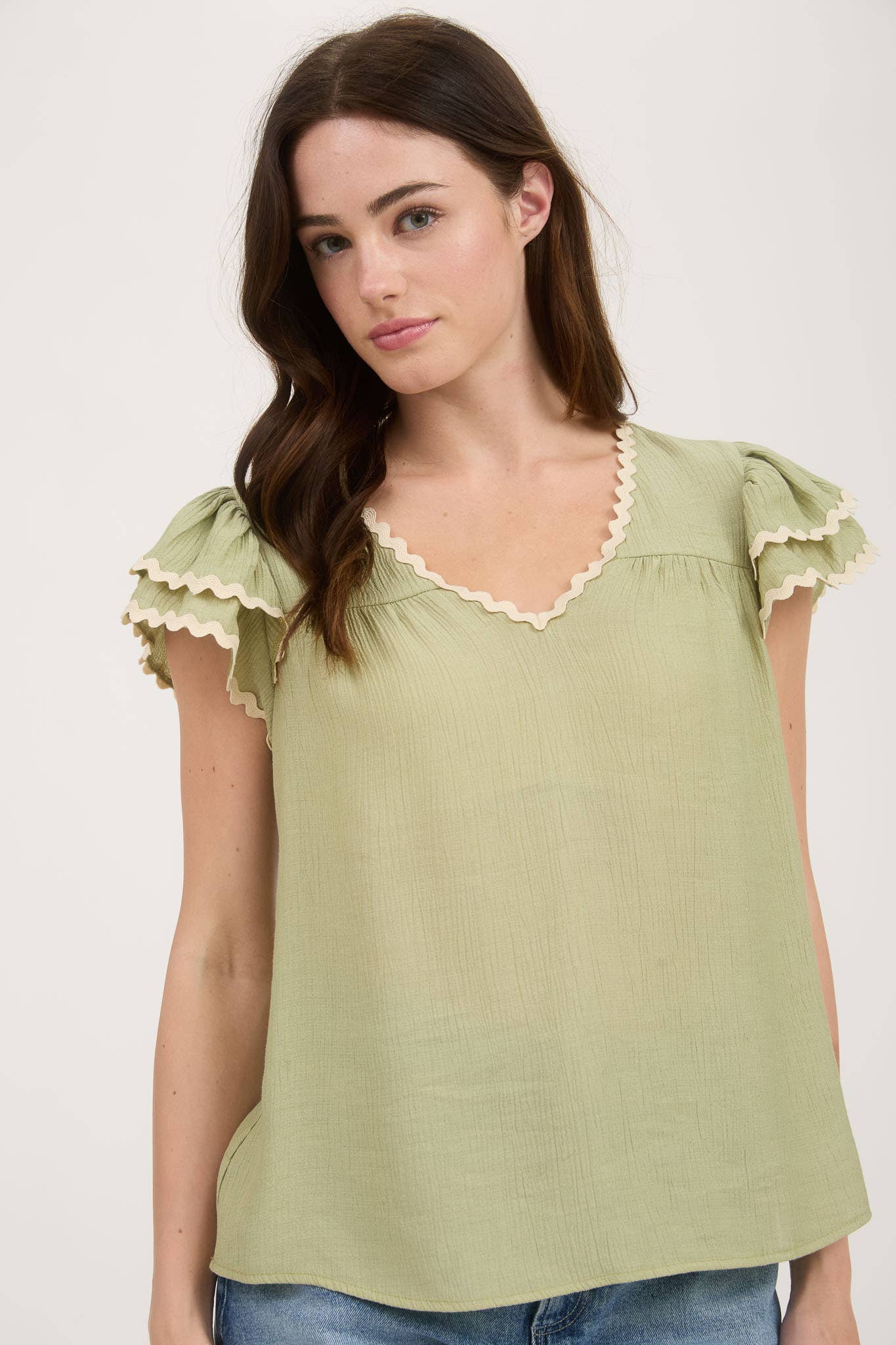 WAVY TRIM RUFFLE SLEEVE TOP