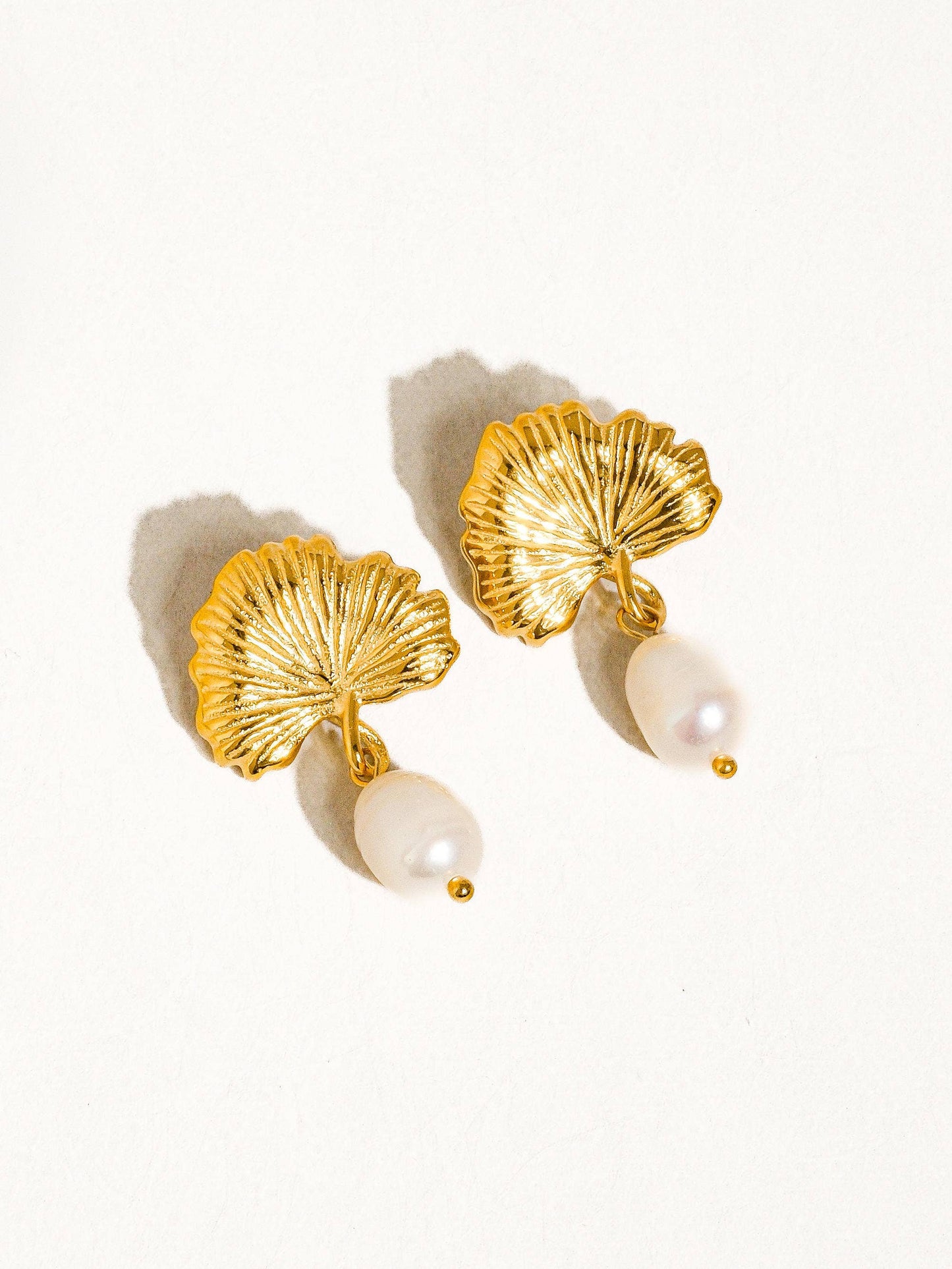 Béatrice Pearl Earrings