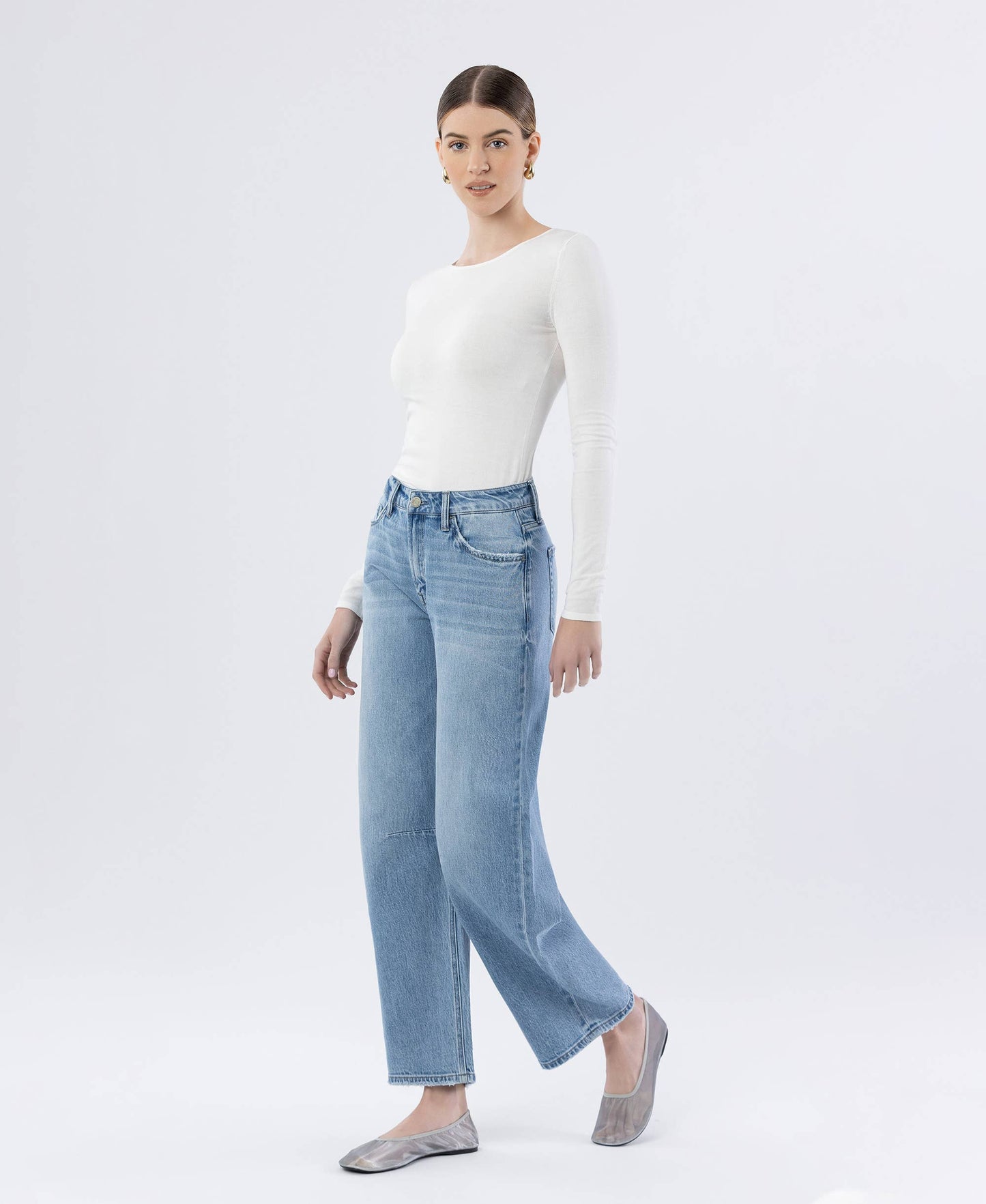 HIGH RISE MEDIUM LIGHT WASH WIDE BARREL JEANS