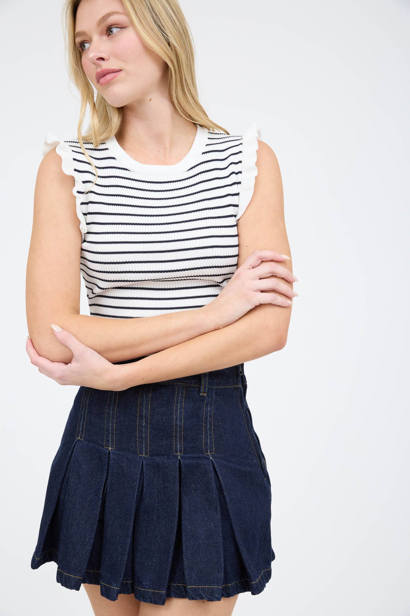 STRIPE RUFFLE TRIM SLEEVELESS PULLOVER SWEATER