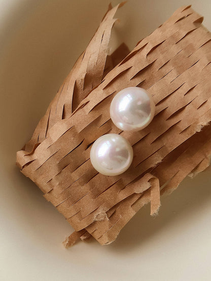 Amrae Pearl Studs