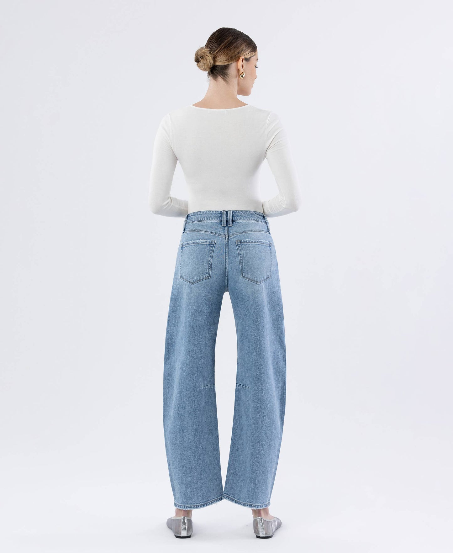 HIGH RISE MEDIUM LIGHT WASH WIDE BARREL JEANS