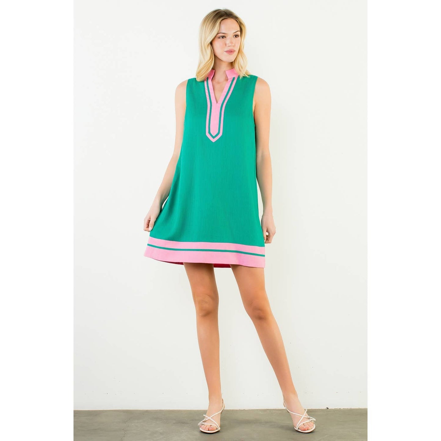 Sleeveless Split Neck Contrast Trim Dress