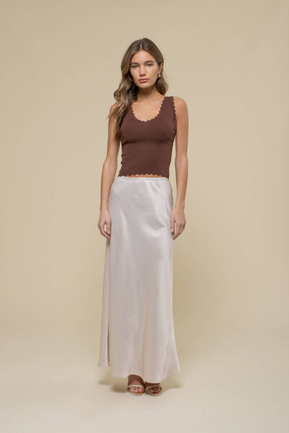 SCALLOP EDGE SLEEVELESS SWEATER KNIT CROP TOP