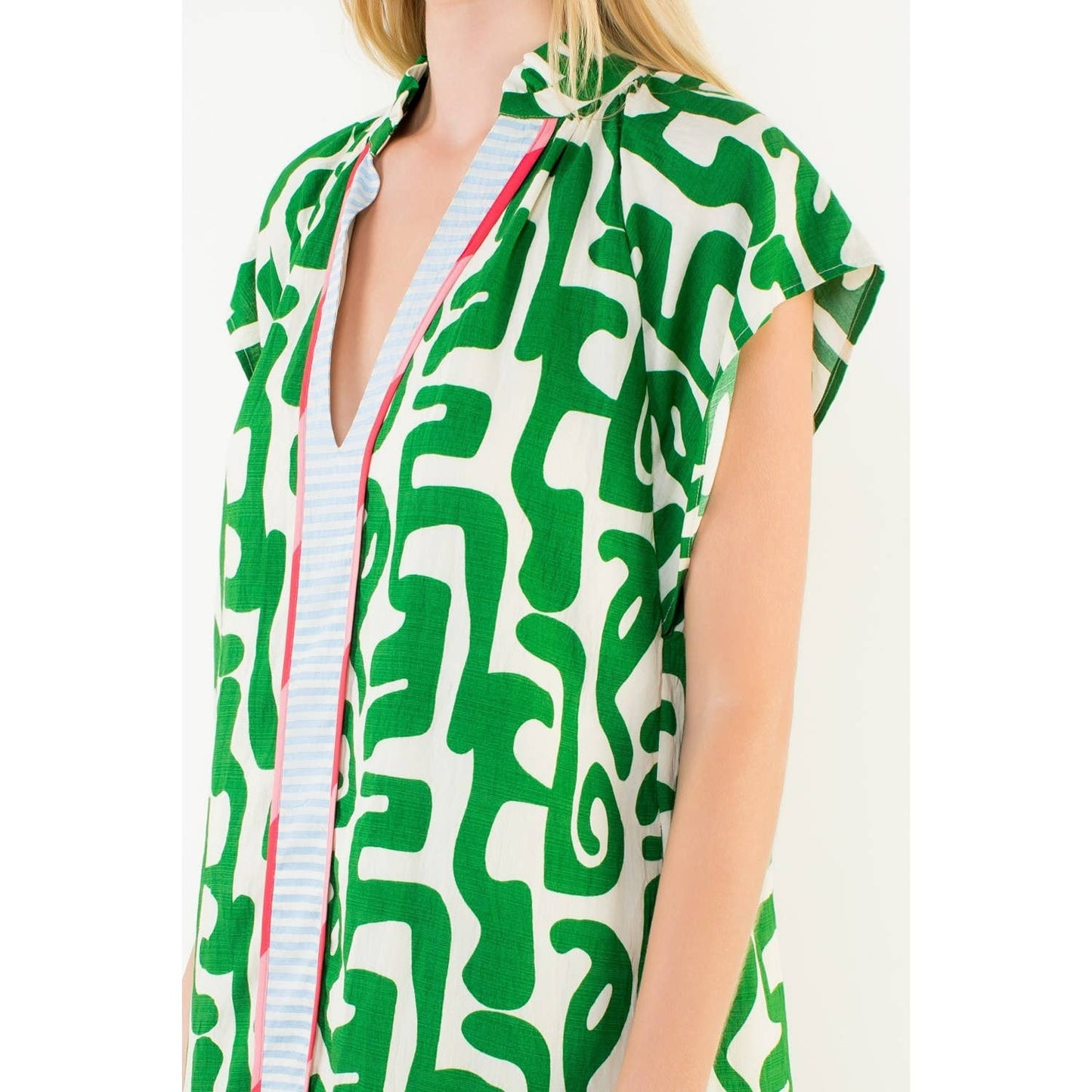 Short Sleeve Pattern V-Neck Dress