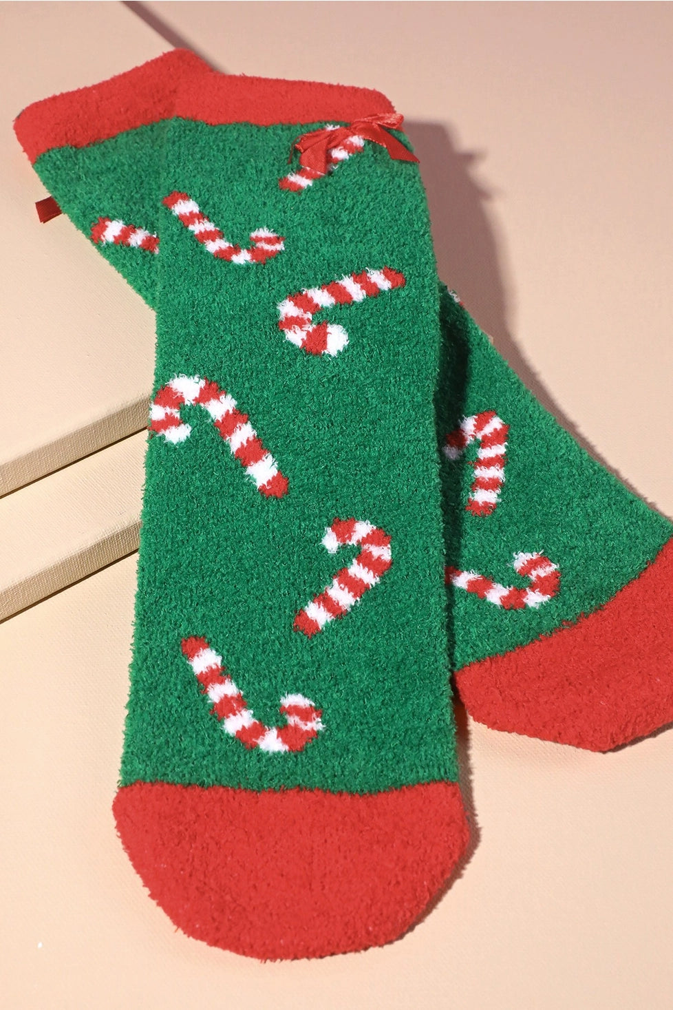 4 Pairs - Festive Holiday Pattern Fuzzy Socks Set