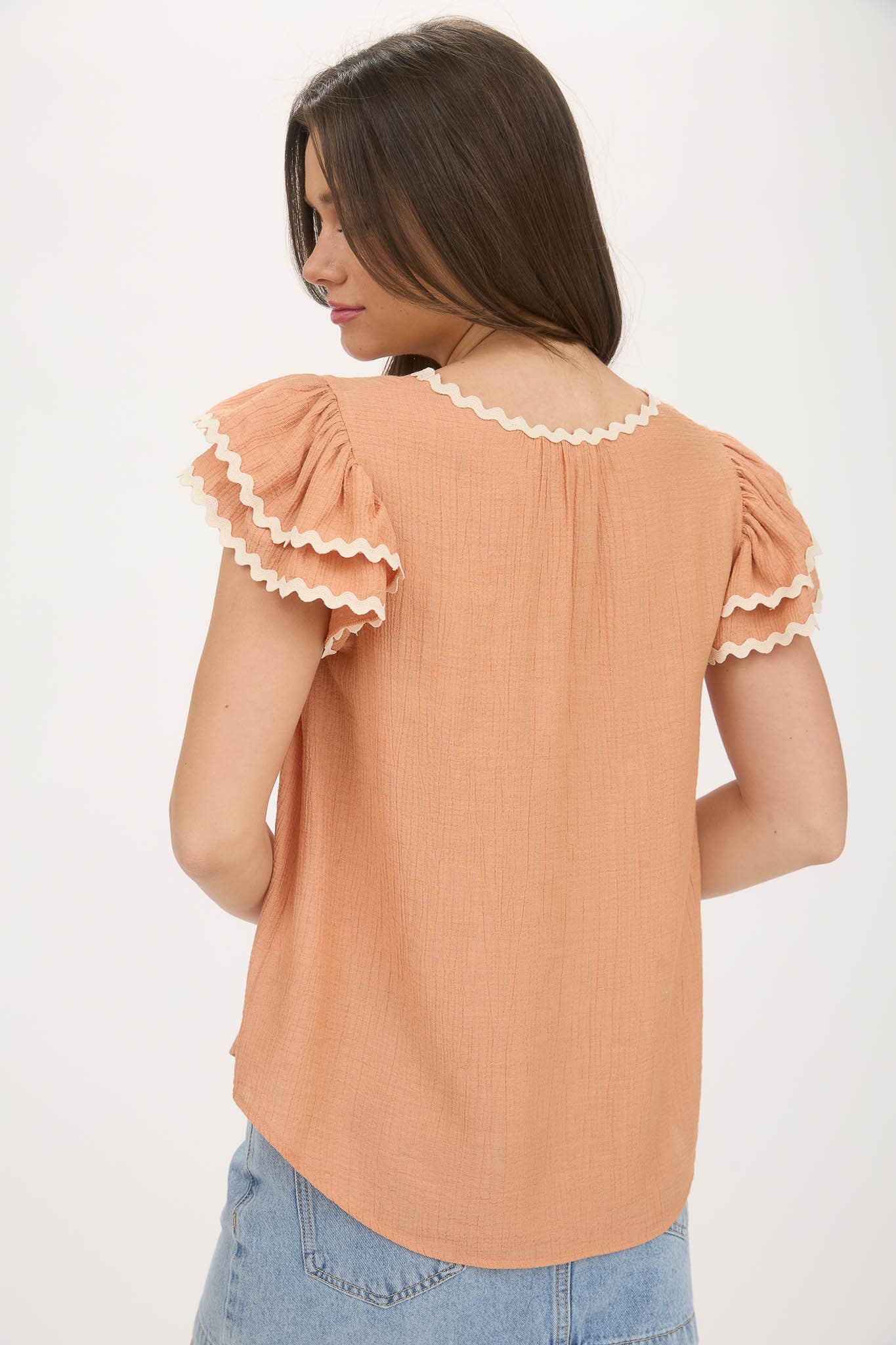 WAVY TRIM RUFFLE SLEEVE TOP