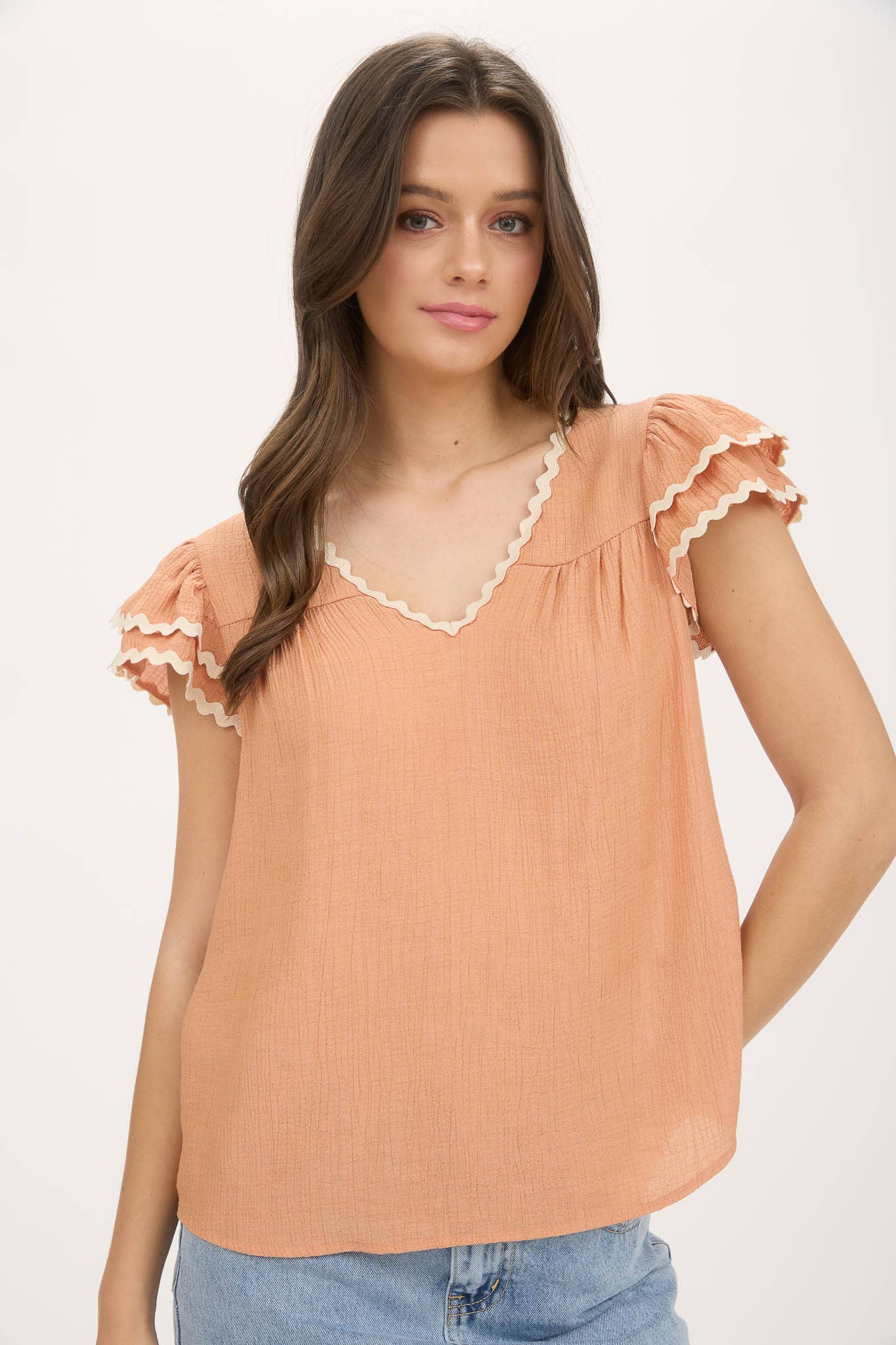 WAVY TRIM RUFFLE SLEEVE TOP