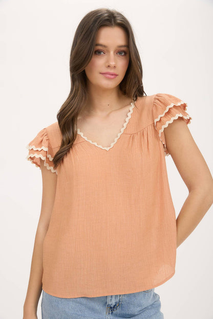 WAVY TRIM RUFFLE SLEEVE TOP