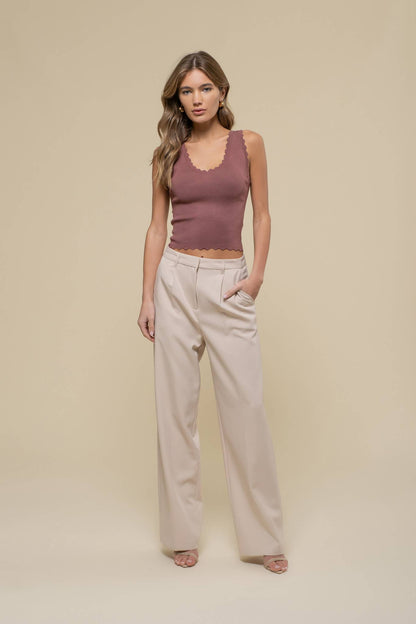 SCALLOP EDGE SLEEVELESS SWEATER KNIT CROP TOP