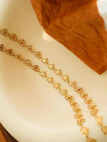 Agathe Heart Choker