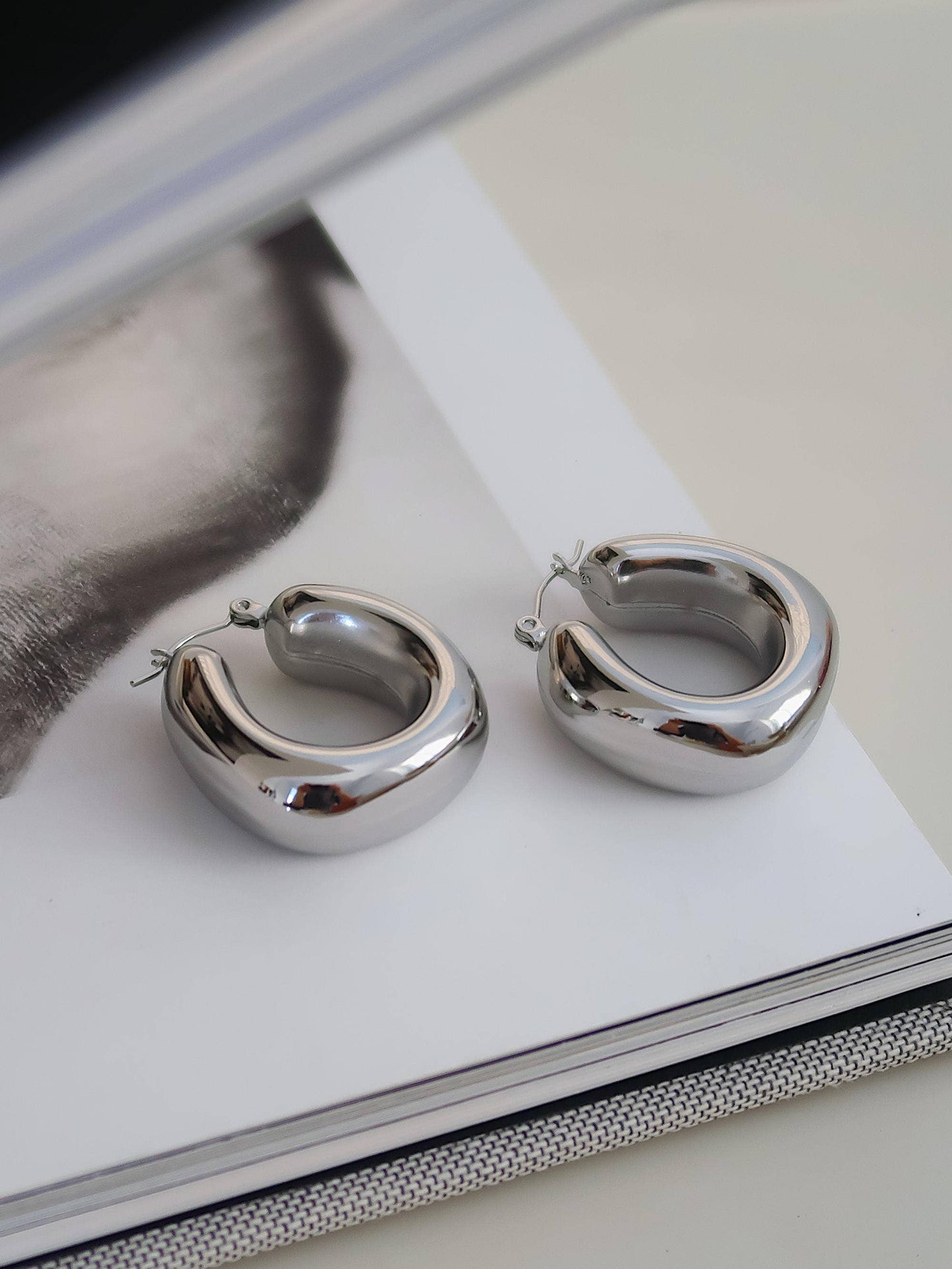 Hunter Hoop Earring