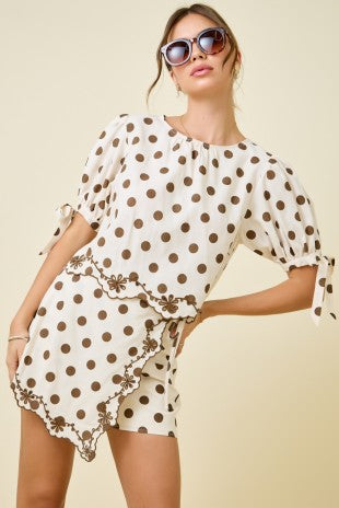 Polkadots Puff Sleeve Top W/flower Embroidered Hem