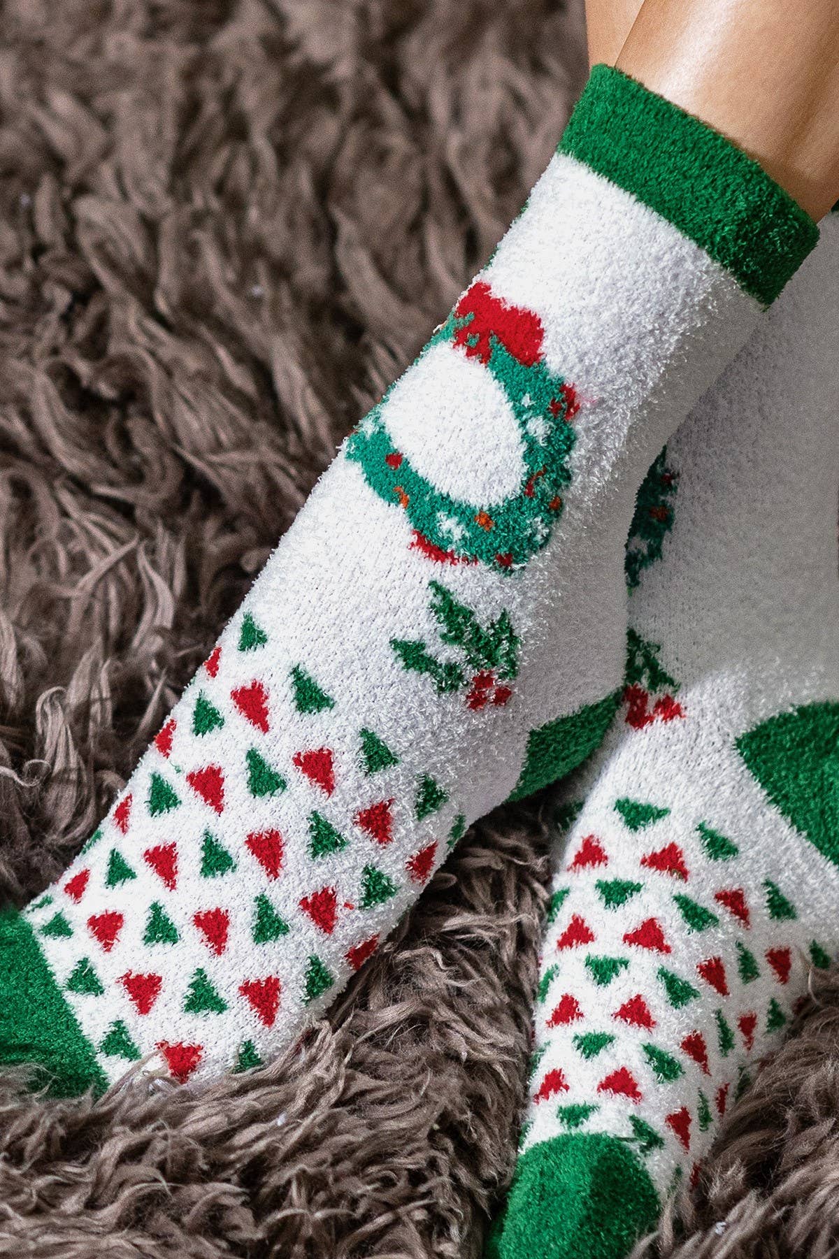 4 Pairs - Festive Holiday Pattern Fuzzy Socks Set