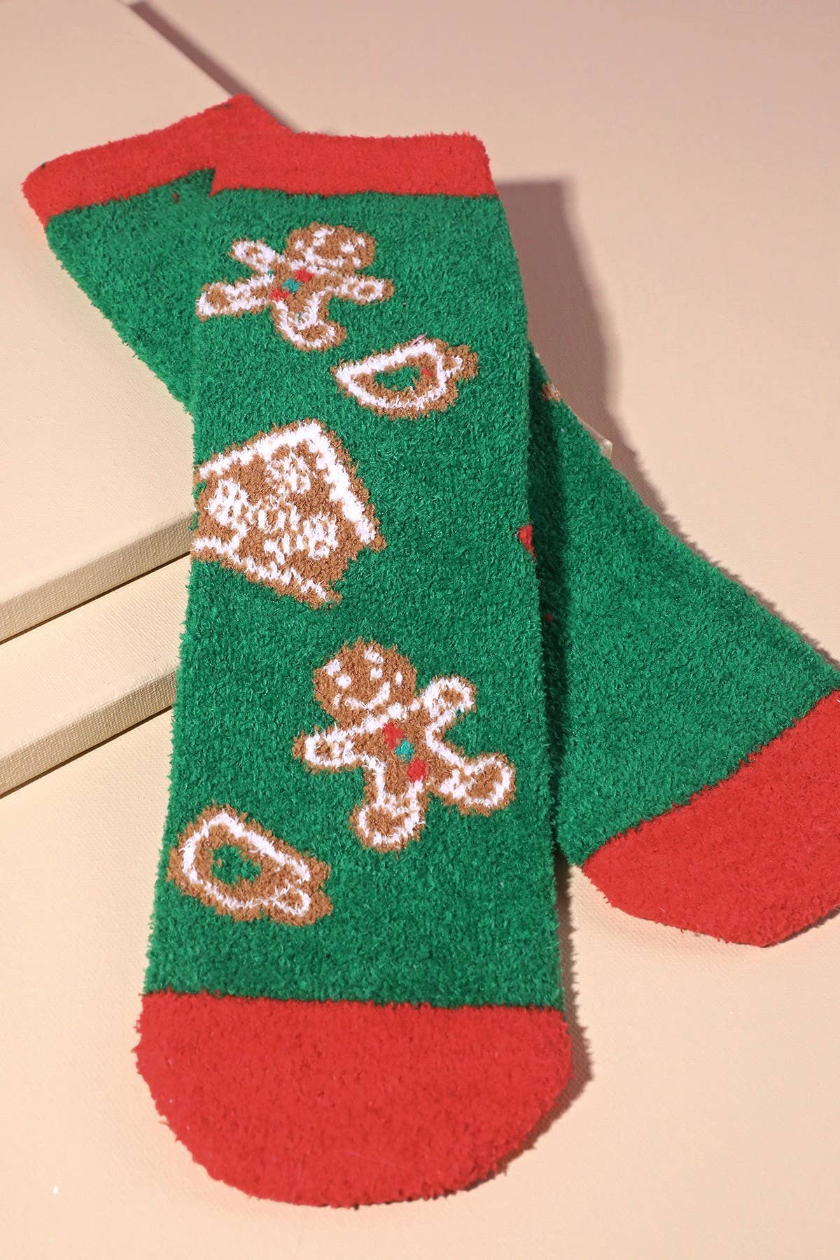 4 Pairs - Festive Holiday Pattern Fuzzy Socks Set