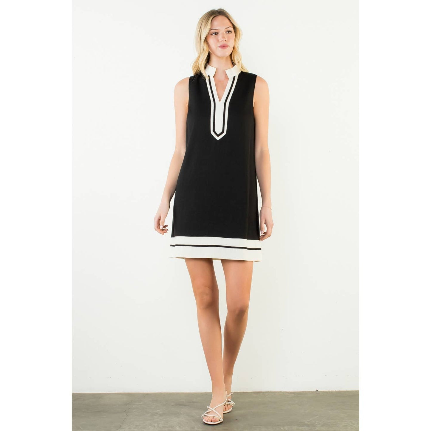 Sleeveless Split Neck Contrast Trim Dress