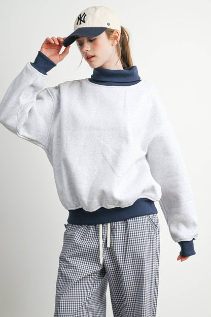 Cozy Contrast Turtleneck Sweatshirt-BMT8577