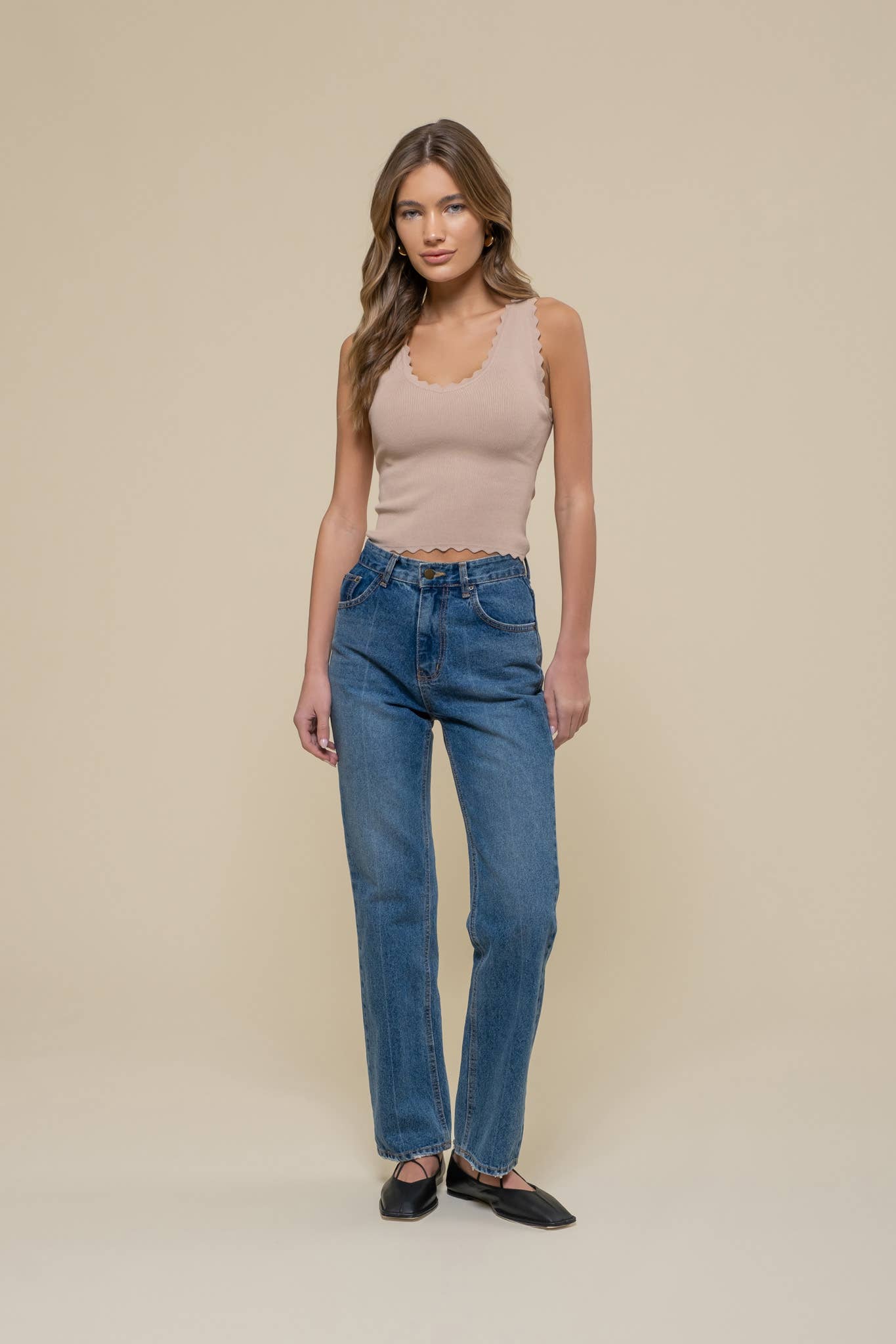 SCALLOP EDGE SLEEVELESS SWEATER KNIT CROP TOP