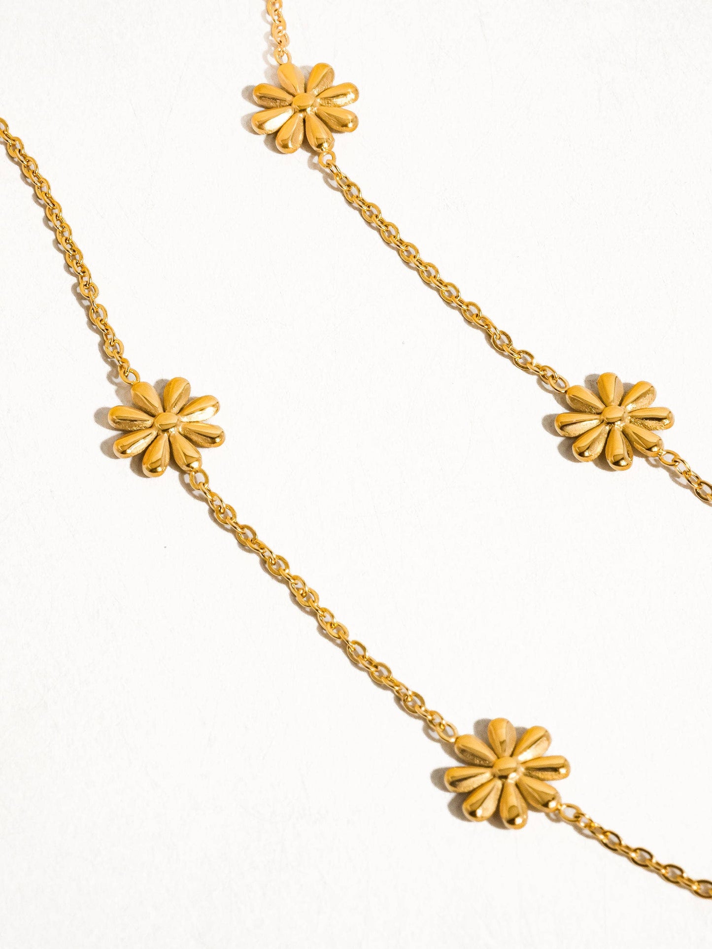 Sundown Daisy Necklace