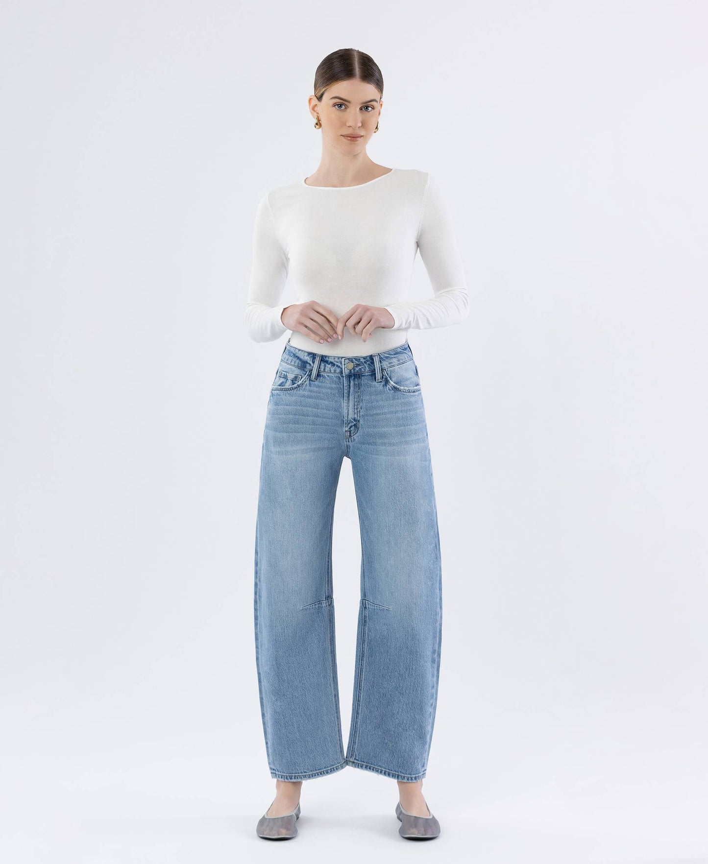 HIGH RISE MEDIUM LIGHT WASH WIDE BARREL JEANS