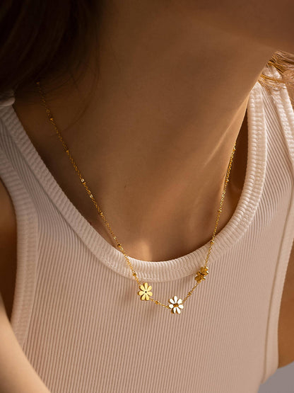 Suzette Daisy Necklace