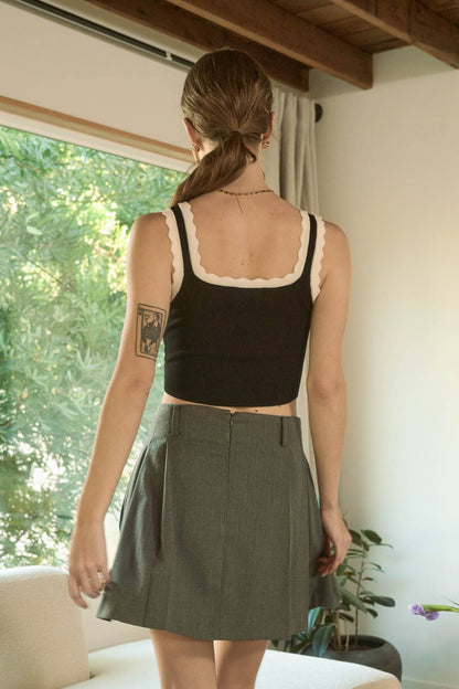 CONTRAST SCALLOP TRIM SWEATER KNIT CROP TOP