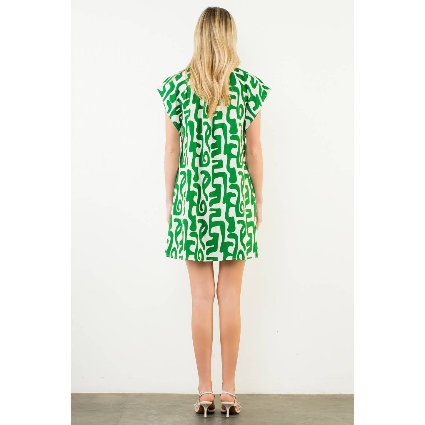 Short Sleeve Pattern V-Neck Dress