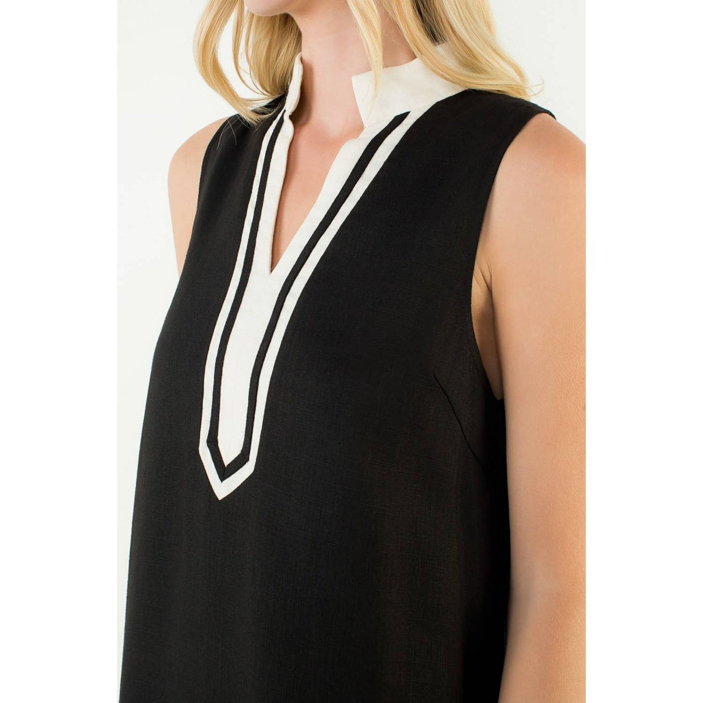 Sleeveless Split Neck Contrast Trim Dress