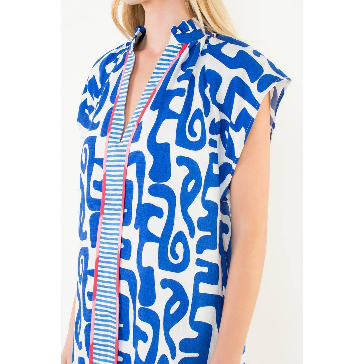 Short Sleeve Pattern V-Neck Dress