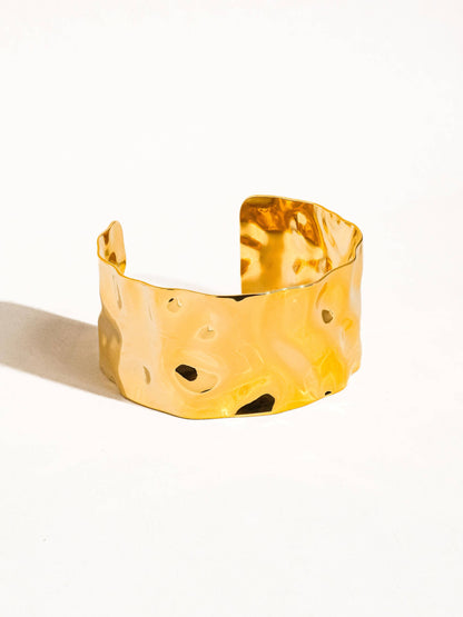 Baiser Gold Bangle