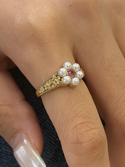 18k Gold Flower Ring