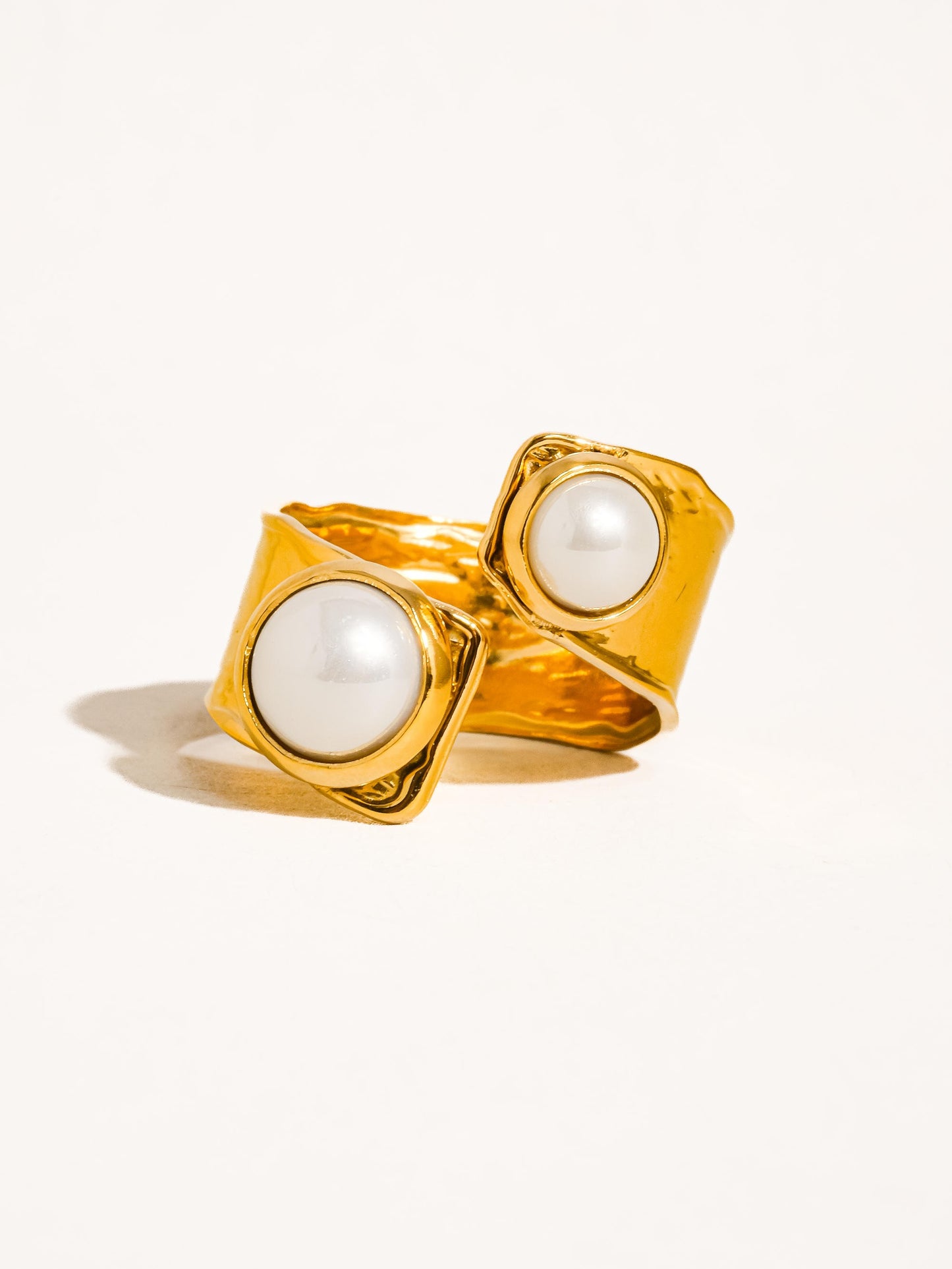 18k Gold Pearl Abstract Ring