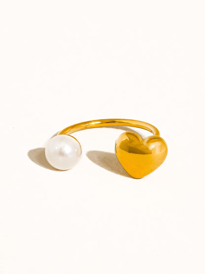 18k Gold Pearl Heart Ring