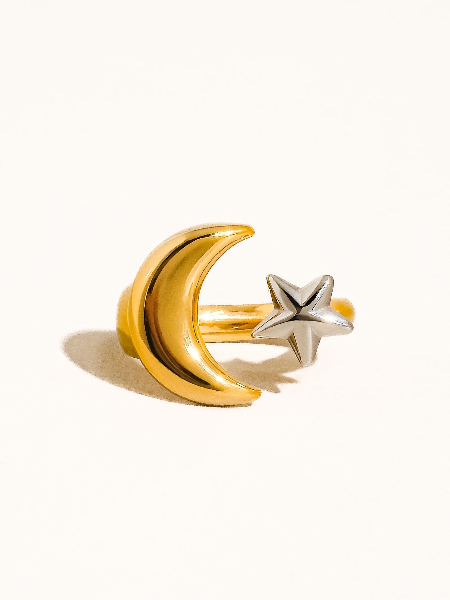 18k Gold Star And Moon Ring