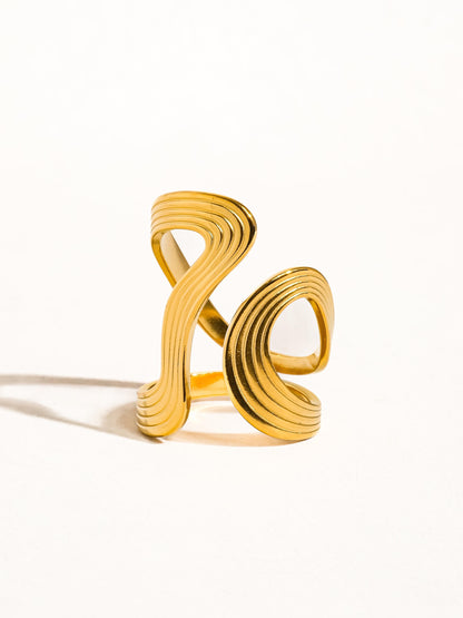 18k Gold Wavy Abstract Ring